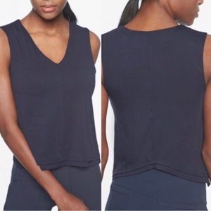 Athleta Essence Double Layered Tank in Navy size Medium